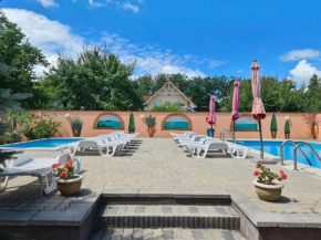  Richie I Apartman & Pool  Шиофок